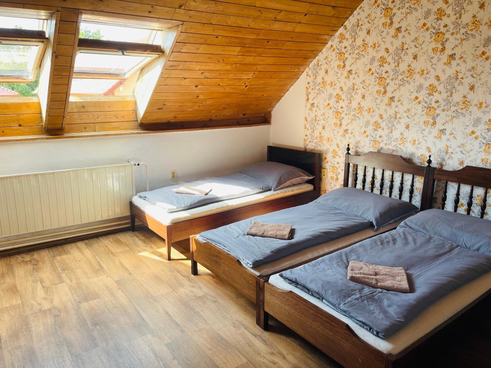 Penzion Trojna Lednice-Vhodne Na Svatby,Rodinne Akce,Teambuilding Bagian luar foto